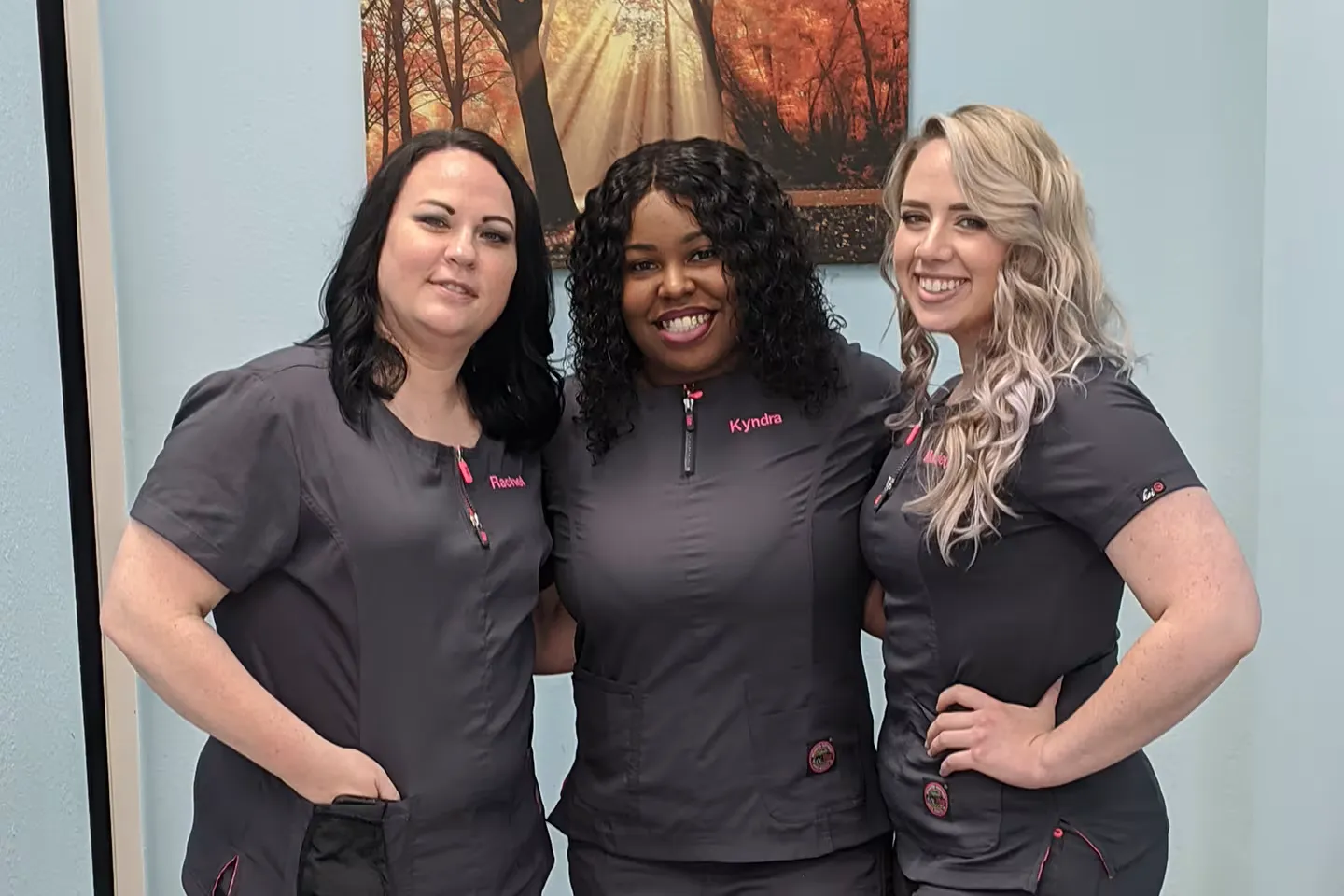 HHMI students taking student portrait